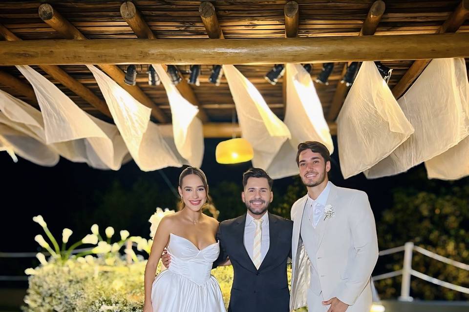 Com os noivos