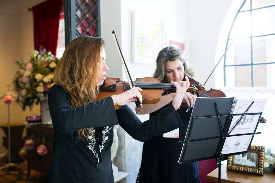 Sarau da Liga: duo de violinos