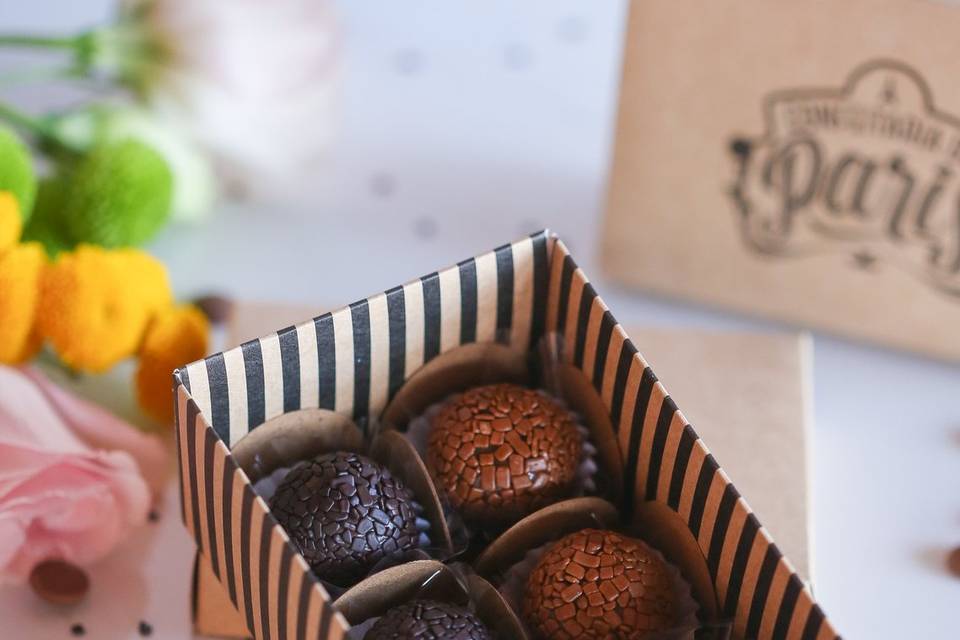 Caixinhas com brigadeiros