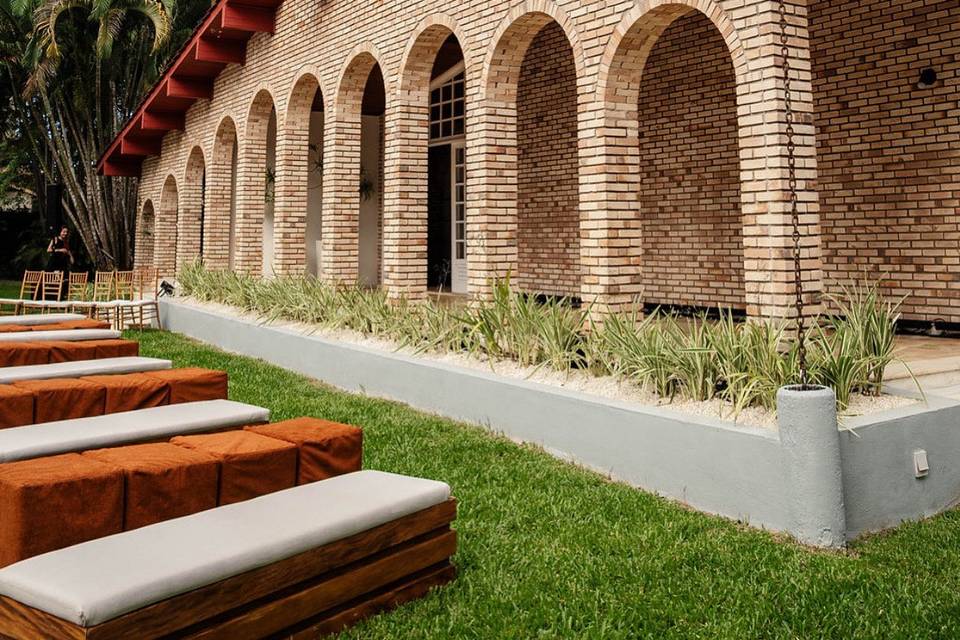 Nossa fachada com arcos