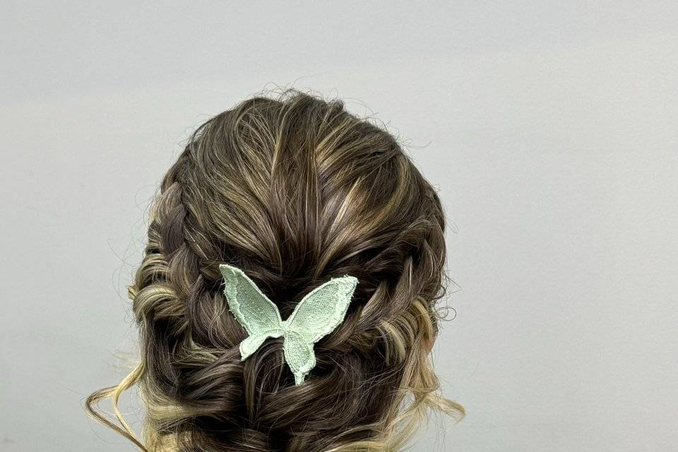 Penteado com trança e torções