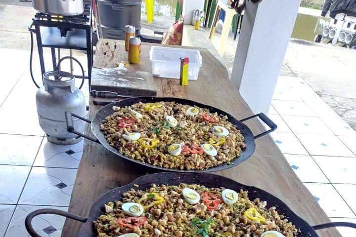Feijão tropeiro e arroz