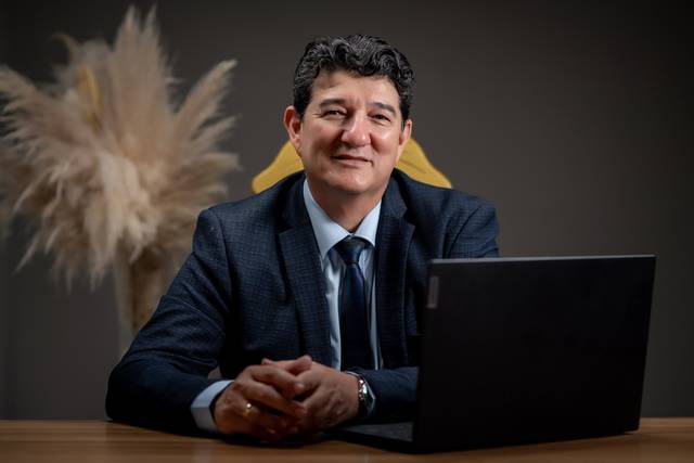 Juiz de Paz Eclesiástico e Celebrante Matrimonial Edvaldo Lopes