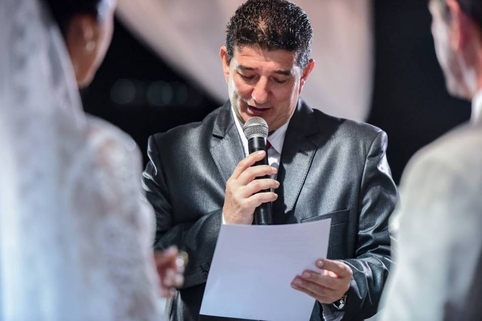 Juiz de Paz Eclesiástico e Celebrante Matrimonial Edvaldo Lopes