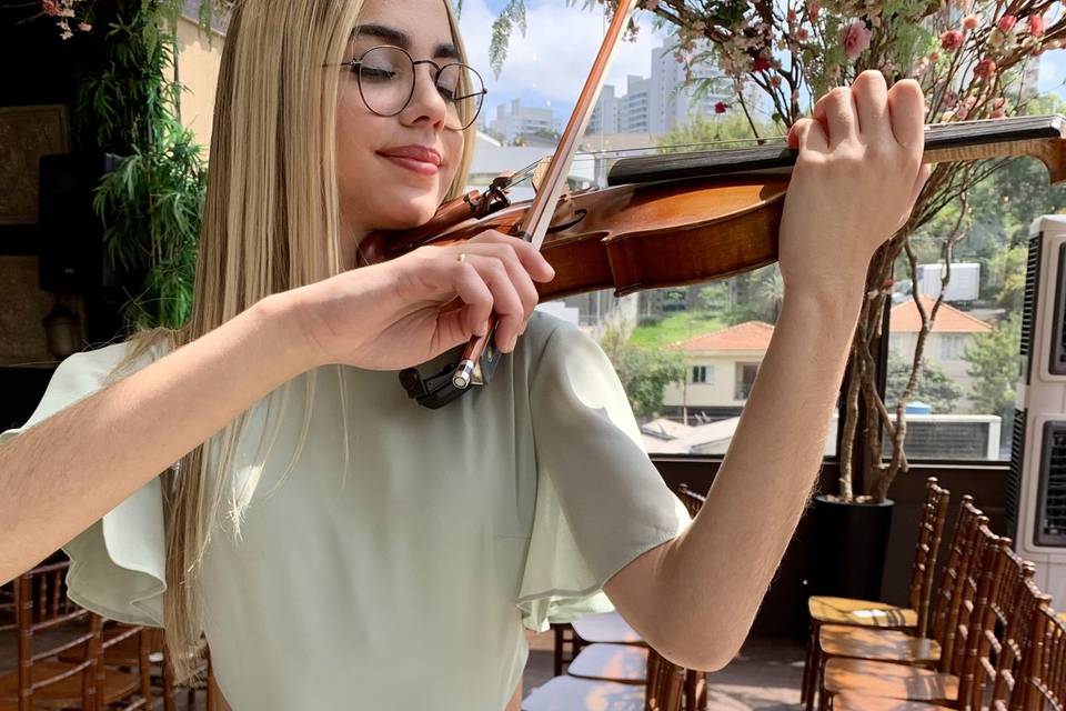 Ester violinista