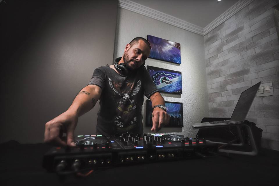 DJ André Velasquez
