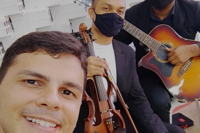 Voz, violão e violino