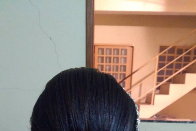 Penteado simples coque baixo