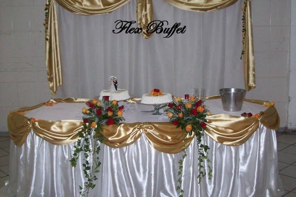 Decoração mesa dos noivos