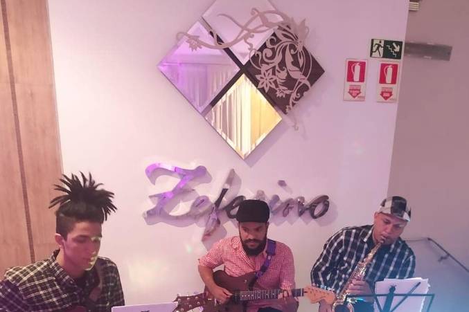 Banda Meia de Seda