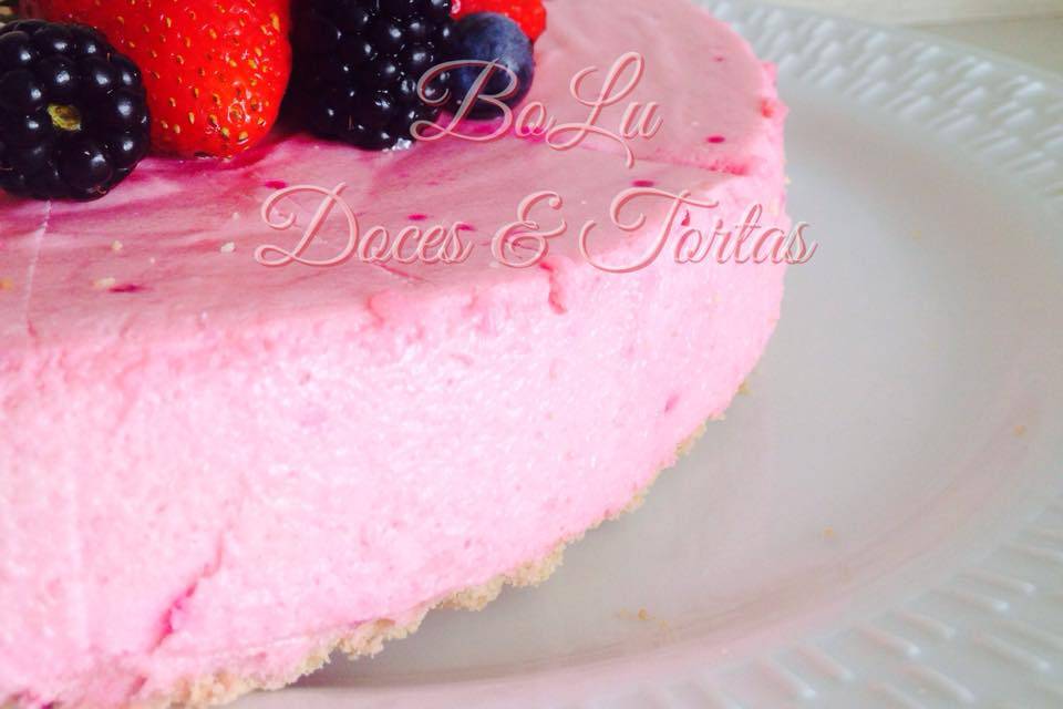 Torta mousse frutas vermelhas