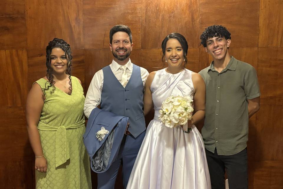 Foto com os noivos