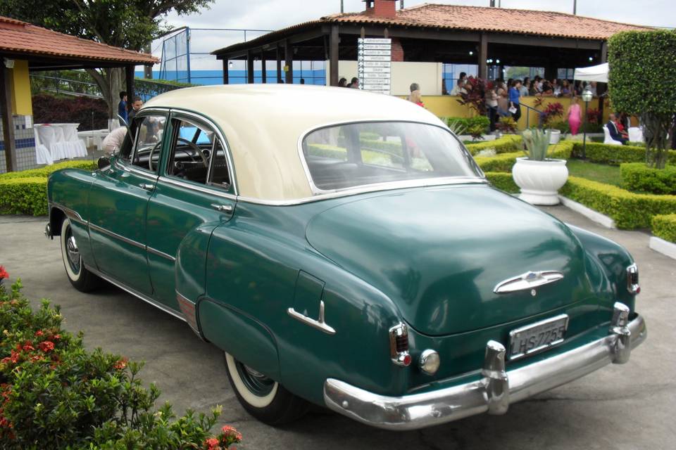 Sóbrio e elegante Bel Air 1951