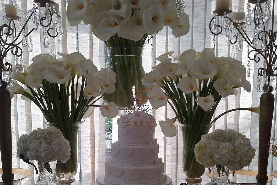 Naked cake - Flores de açúcar