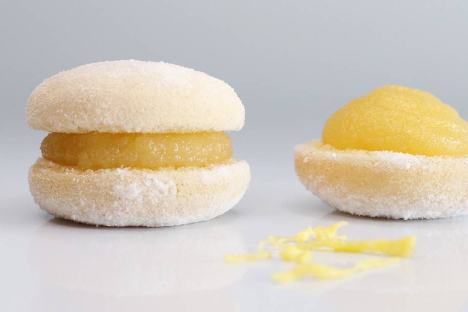 Bem Casados com Doce de ovos.