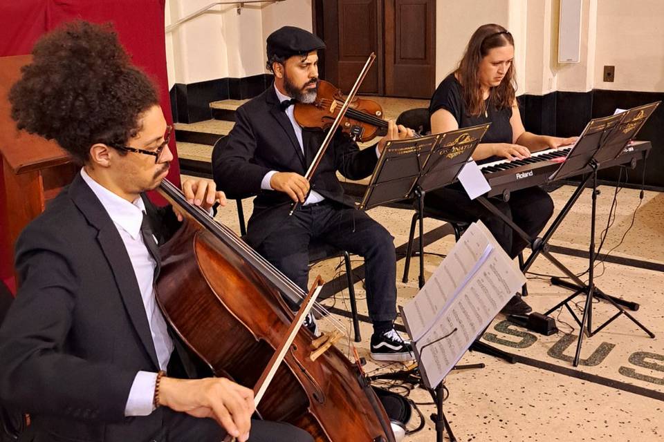 Trio com cello