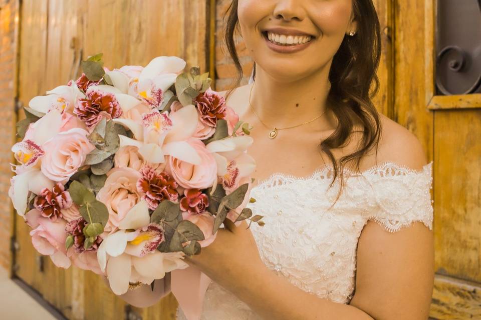 Buquês com flores da estação