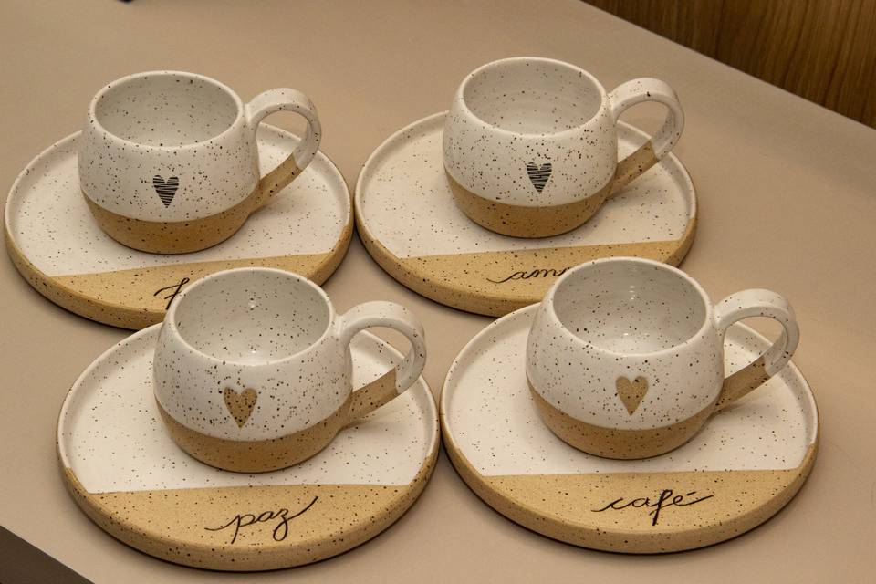 Xicaras de café em cerâmica