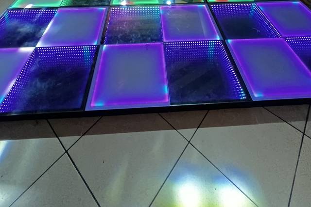 Pista rgb com fundo infinito