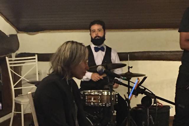 Luana Camarah e orquestra