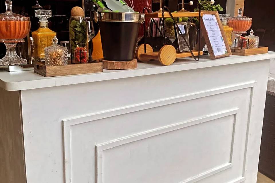 Bon vivant drinks
