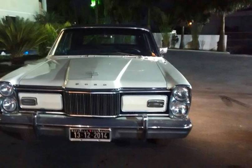 Galaxie 1974 Branco