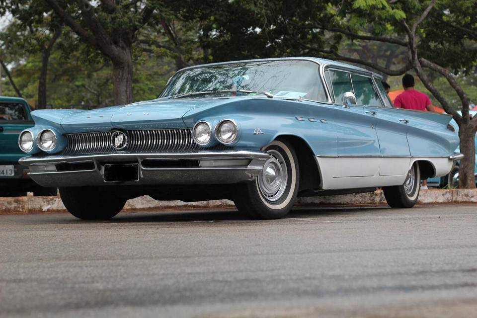 Le sabre- Buick  4 portas