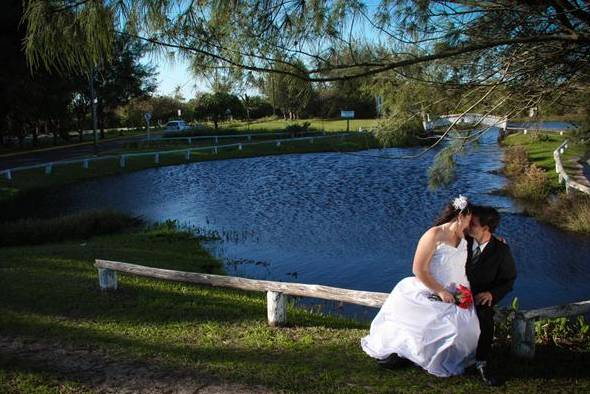 Noivos no lago