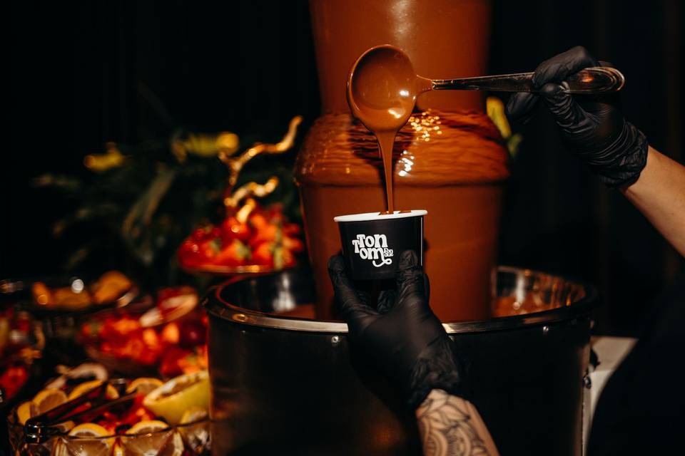 Fondue de chocolate para festa