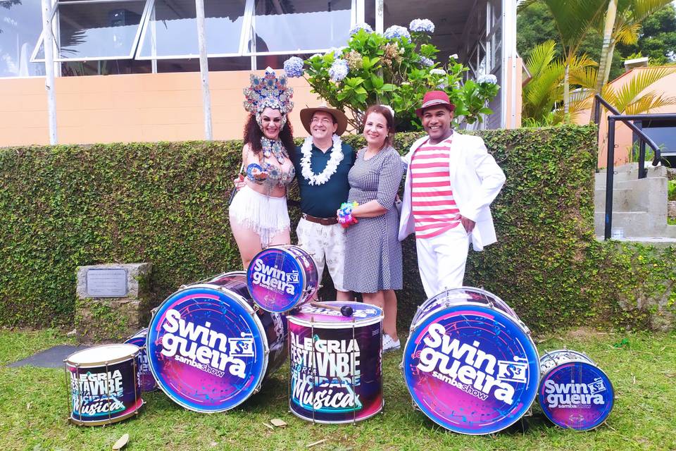 Casamento no clima de carnaval