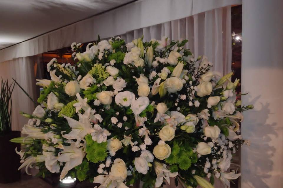 Arranjo floral decorativo