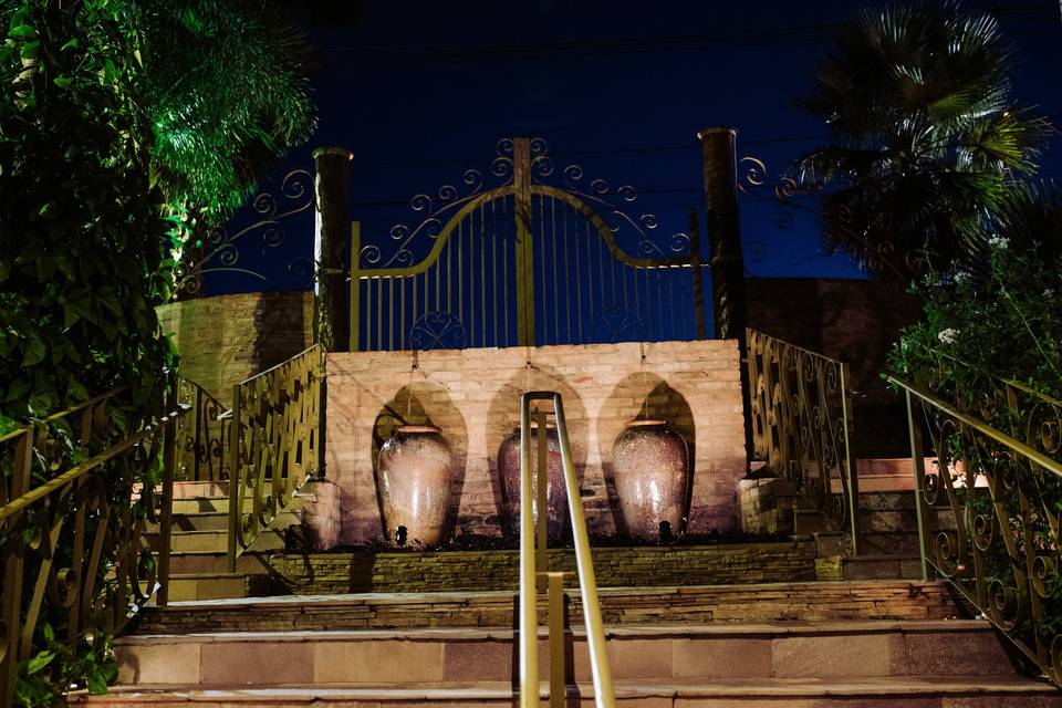 Escadaria e fonte