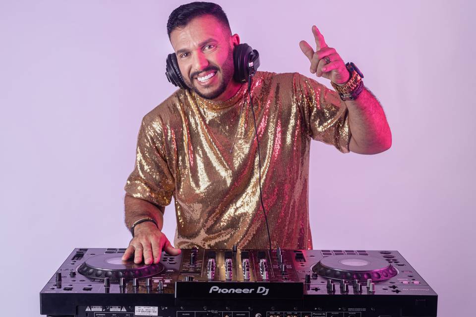 DJ Junior Sales