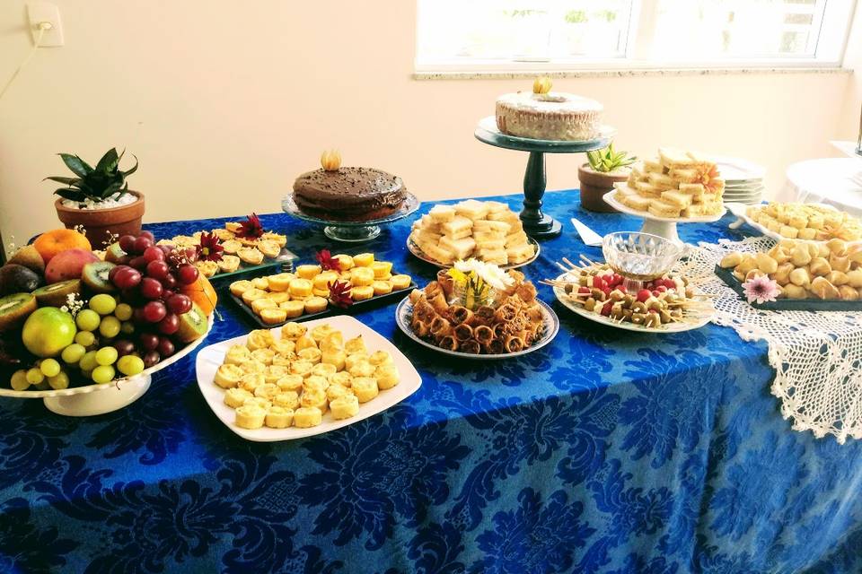 Mesa de buffet liberada