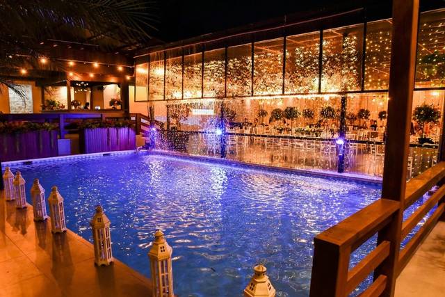 Piscina com luzes