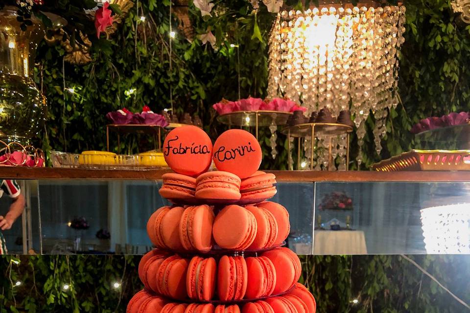 Torre de macarons com nome