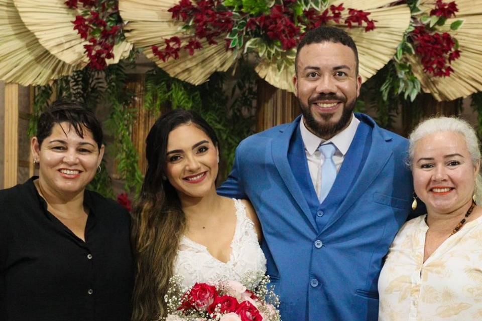Lorena Ferraz com os noivos