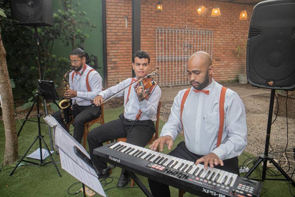 Trio: sax, violino e teclado