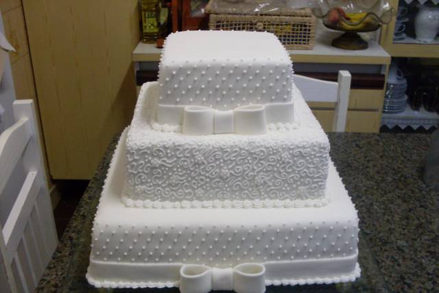Bolo de casamento quadrado