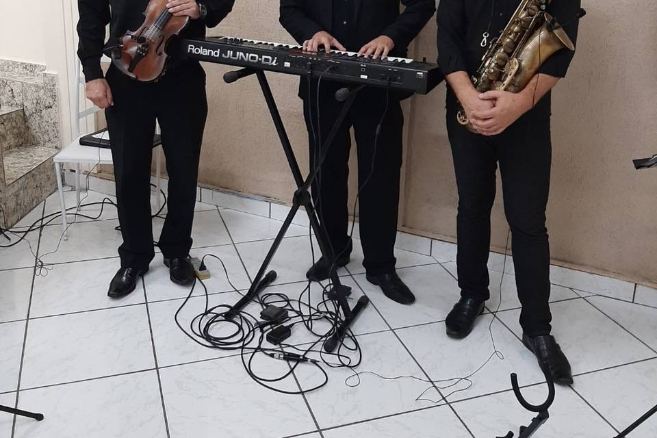 Sax, Teclado e Violino