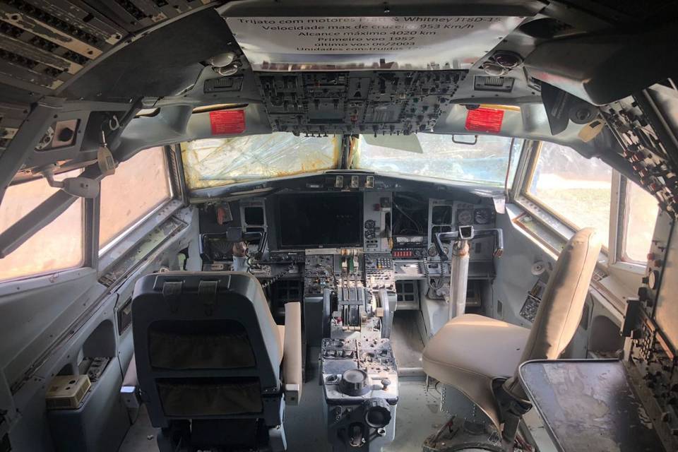 Fly gabine comandi cockpit