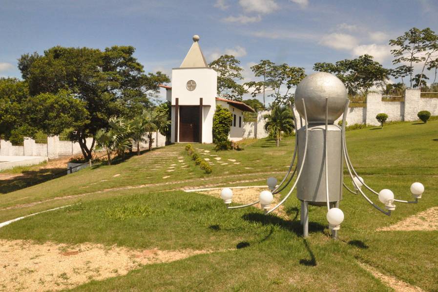 Capela e jardinagem