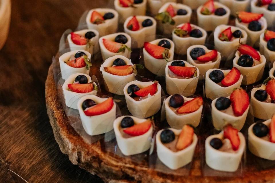 Coração com frutas.