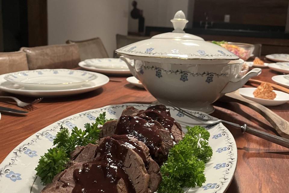 Rosbife ao molho de vinho