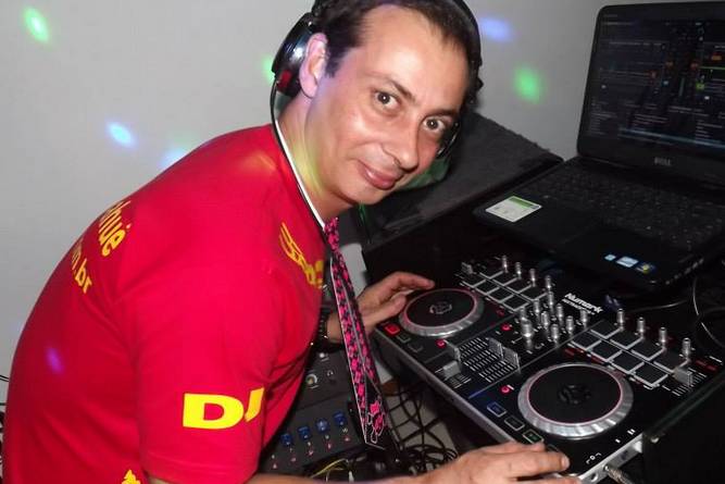 DJ Alexandre Cahuê