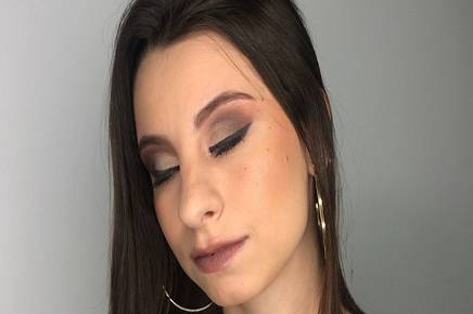 Ariana de Paula Makeup e Penteados