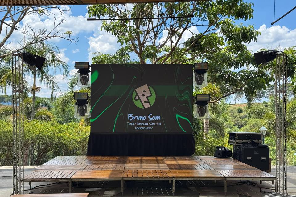 Painel de Led + Piso Deck