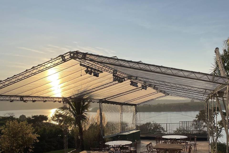Tenda em Boxtruss + Piso Deck