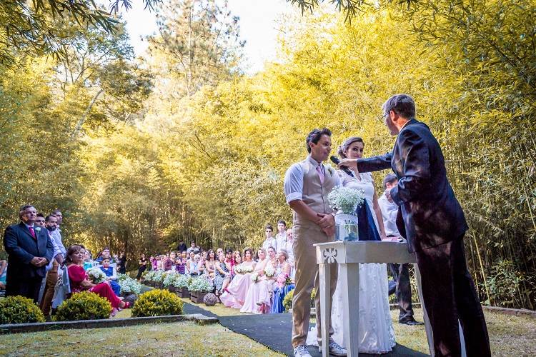 Carlos Mello celebra casamento