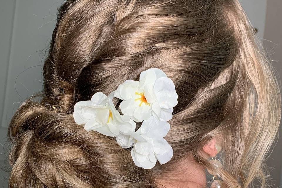 Penteado romântico e elegante